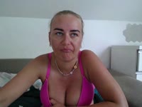 Hello :) Here Vicky:) I like men who know what to do :) I like to play with my body and bring you to a nice orgasm!