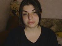Bonjour à tous ! Je suis une douce brune aux yeux pétillants et au sourire chaleureux.
J