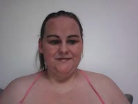 Hi ik ben Sabrina een 40+ rubens type dame. Ik ben gebonden maar wij hebben een open relatie met elkaar wij zijn ruimdenkend. Ik vind het geil om met onbekende hier lekker te kletsen over erotiek.