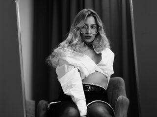 mastubating web cam girl AugustineMoore