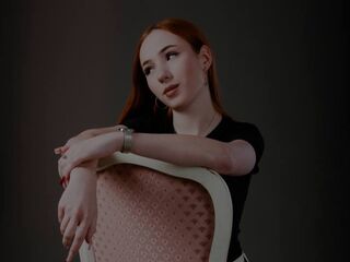 camslut naked CarleenZangari