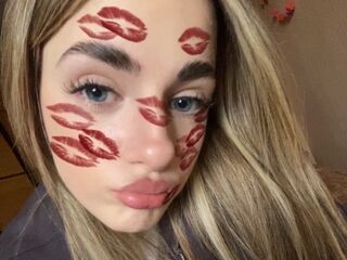 adult cam sex LatoyaMaccarino