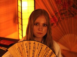 camgirl spreading pussy MandiKressierer