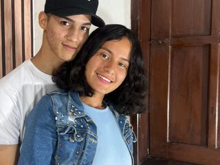 free sex cam CnadyAndOliver