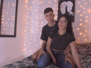 live sex webcam show SarahandMarck