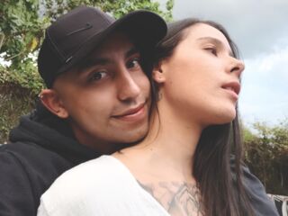 nude webcam couple photo VeronicaandAlan