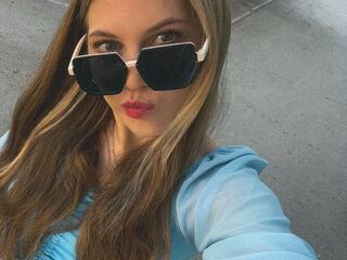 chatroom webcam pic AlexaMalouf