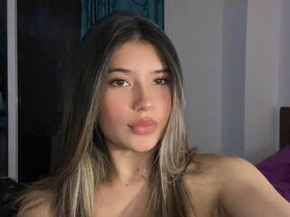 camwhore masturbating with dildo AmberElias