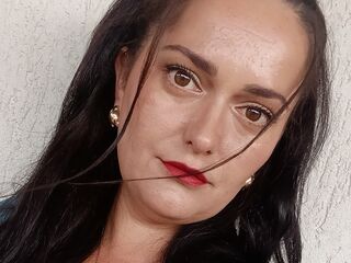 camwhore shaved pussy AmiraCeleste