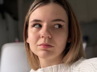 hot cam girl masturbating with sextoy AnnikaMorgan