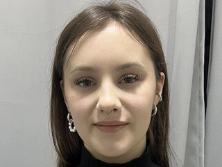 naked cam girl masturbating with sextoy BattyDrake