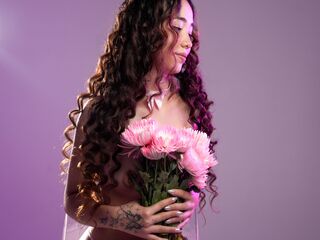 naked cam live BellaClaire