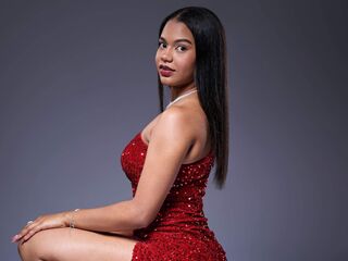 naughty webcamgirl BellaMazonni
