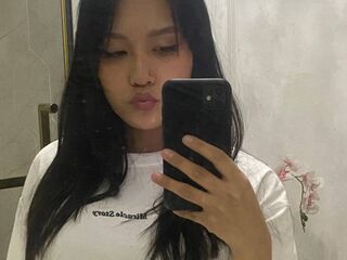 naked cam BerniceMaguire