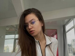 cam girl masturbating with sextoy CamillaWiliams