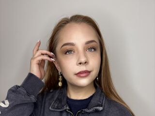 hot cam girl masturbating with vibrator CaseySalizar