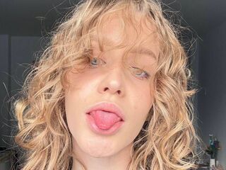 naked cam girl masturbating with vibrator DaniaGanis