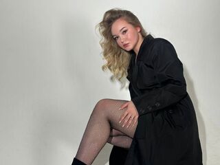 adult cam show DarelleDolby