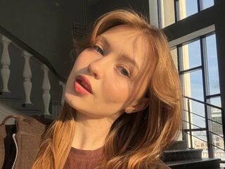 naked camgirl masturbating with dildo DenaeMckendrick