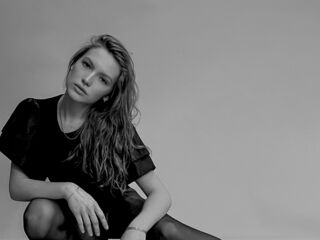 camgirl showing tits DianaBum