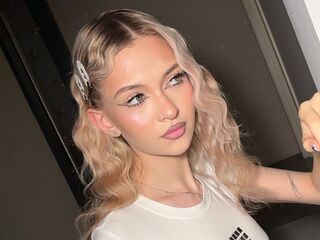 girl showing tits FelicaTapper