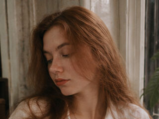 camgirl playing with sextoy HermineHerl