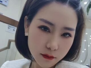 camslut showing tits JelenaBeIIa