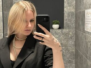 camgirl masturbating with sex toy JenaeMcquillen