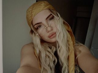 flirt chat room JessieFord