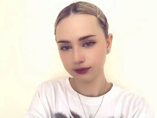 hot cam girl spreading pussy JudithHaverstock
