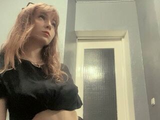 girl topless KatheSanagustin