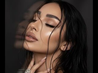 topless webcam girl LaraMac