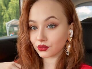 cam girl masturbating with dildo LatiaEld