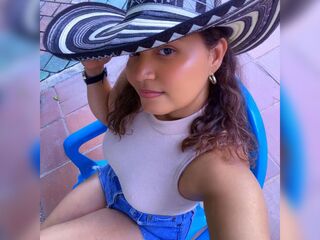 naked webcamgirl photo LauraPhol