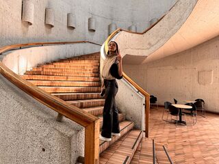 hot cam girl masturbating with sextoy LauraSnok