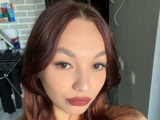 naked girl with webcam masturbating with sextoy LaylaAmiri