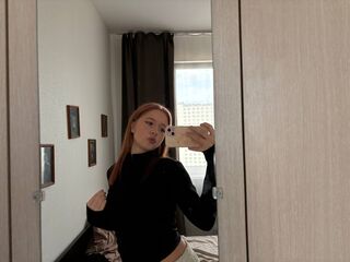 beautiful webcamgirl LennieLukasik