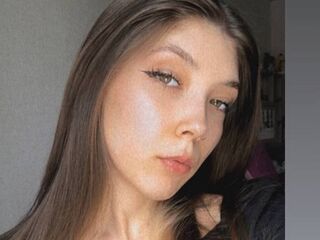 fingering camslut LienFlanders