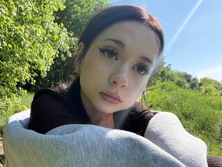 shower live cam LouiseUsie