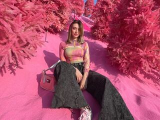 free live chatroom LouveniaPranger