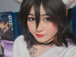 sexy webcamgirl LuoMay