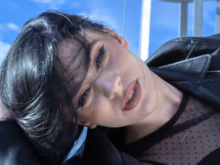 free chatroom MadelynVelure