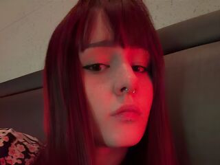 hot naked camgirl MaeveLith