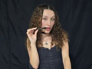 web cam chat MarthiAdams