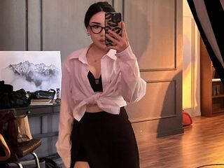 camslut naked MayRenz