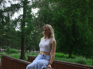 naked girl with webcam masturbating with dildo MelisaMokriski