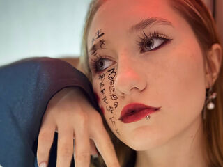 cam girl showing tits MistyColacone