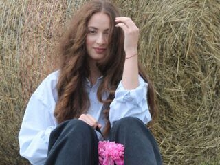 naughty camgirl MoonSany