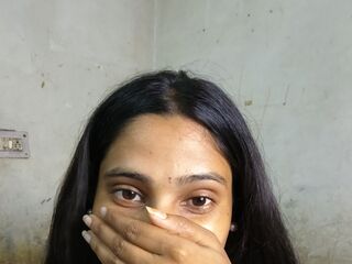 adult live webcam MuskaanSingh