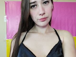 cam girl playing with dildo NattiLuara